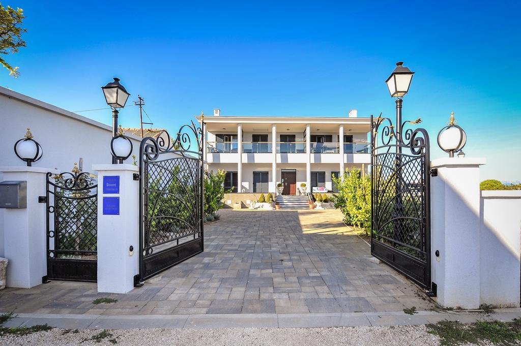 Apartments Victoria Privlaka ปริฟลากา ภายนอก รูปภาพ